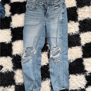 American Eagle High Waisted Blue Mom jeans 6 Short